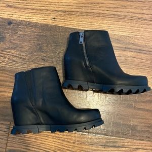 Never Worn Sorel Joan of Arc Wedge Boots